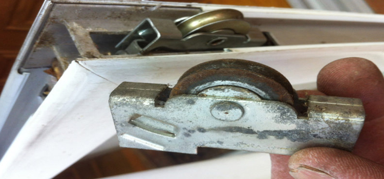 screen door roller repair in Mira Monte